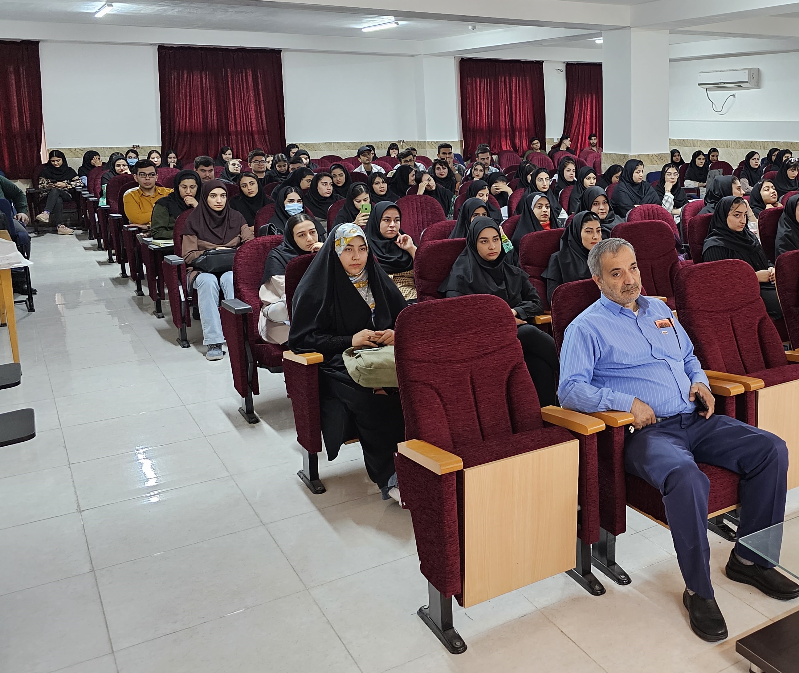 جشن معارفه دانشجويان کارشناسي