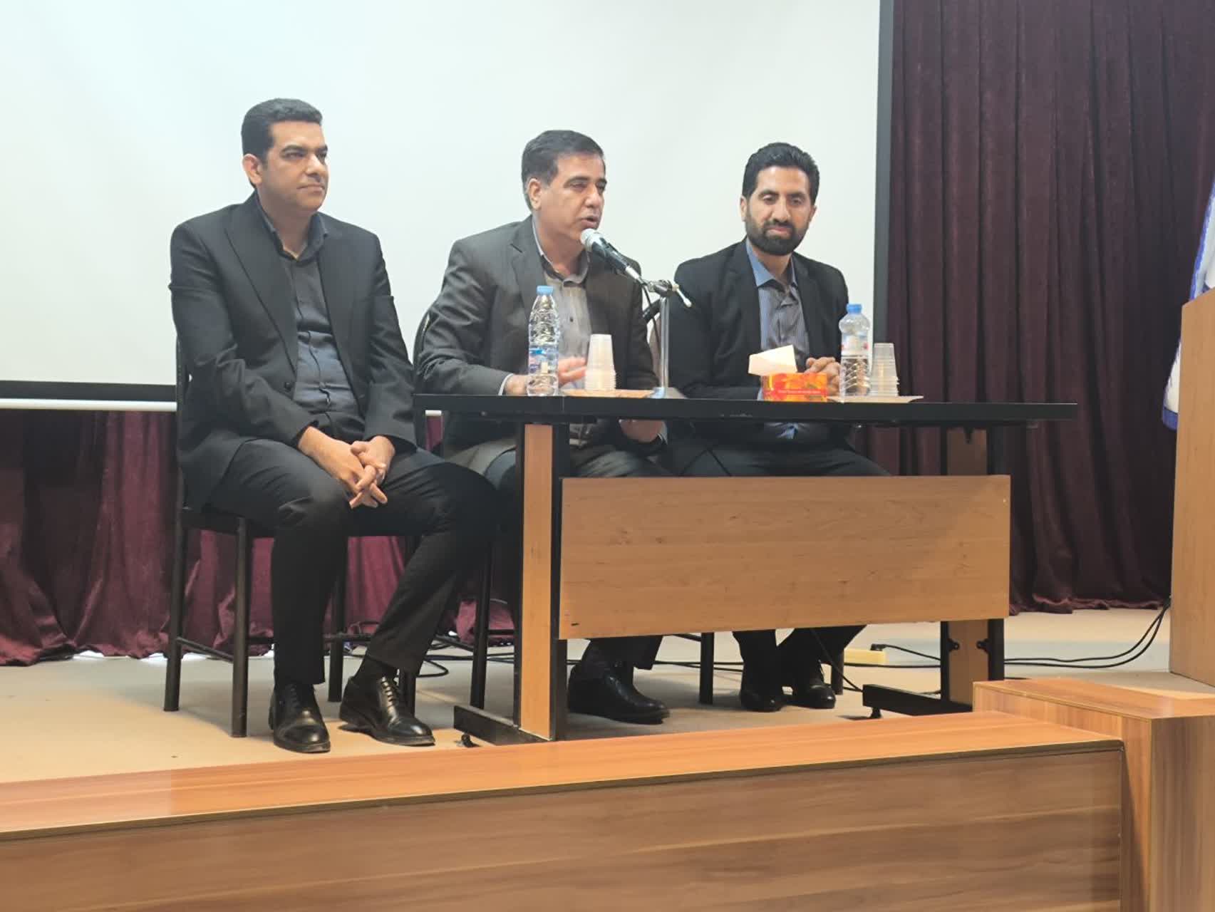 جلسه توجیهی دانشجویان جدید الورود 14041 جلسه توجیهی دانشجویان جدید الورود 14041