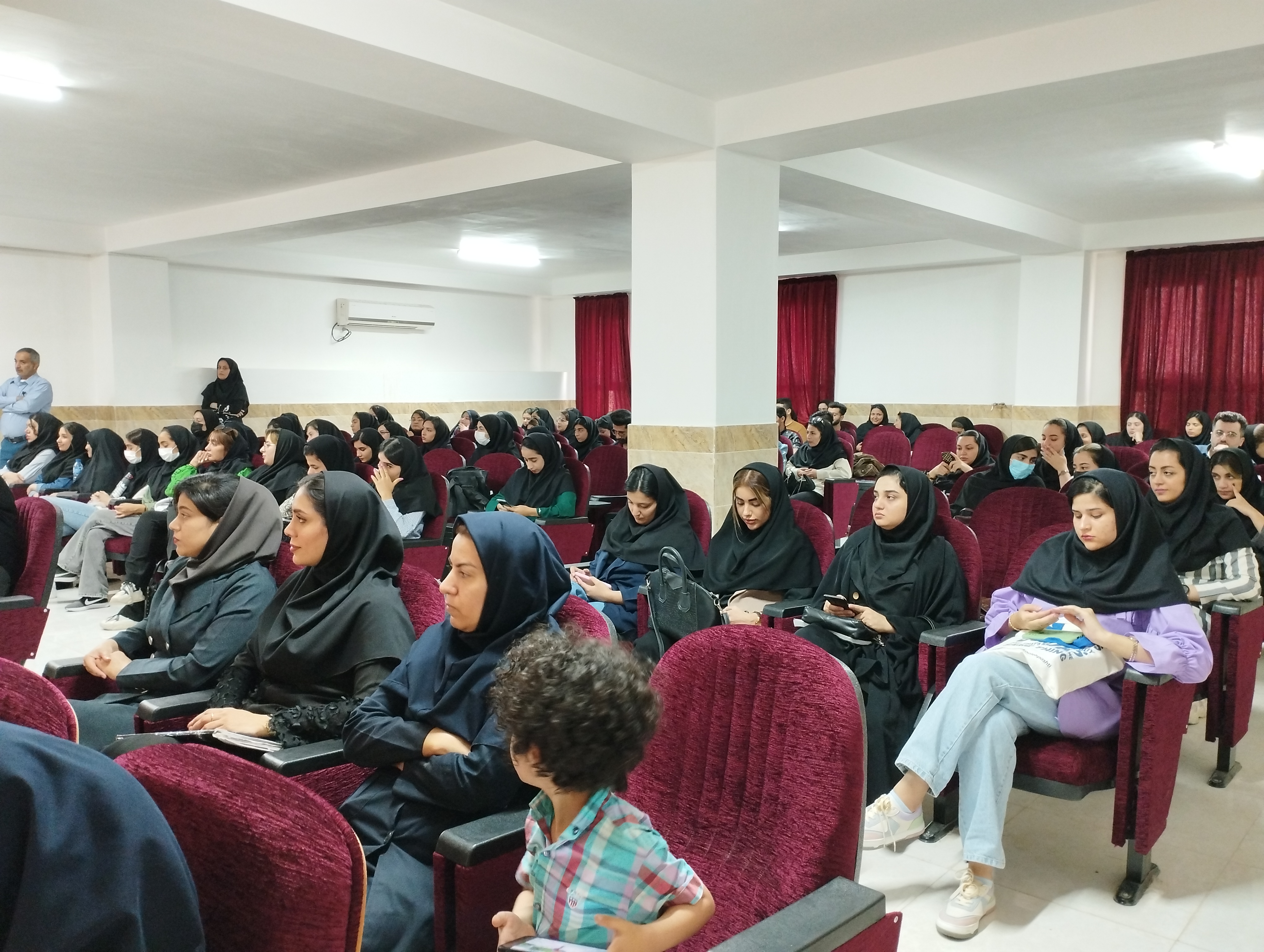 مراسم بزرگداشت روز استاد در موسسه آموزش عالی خرد برگزار شد مراسم بزرگداشت روز استاد در موسسه آموزش عالی خرد برگزار شد